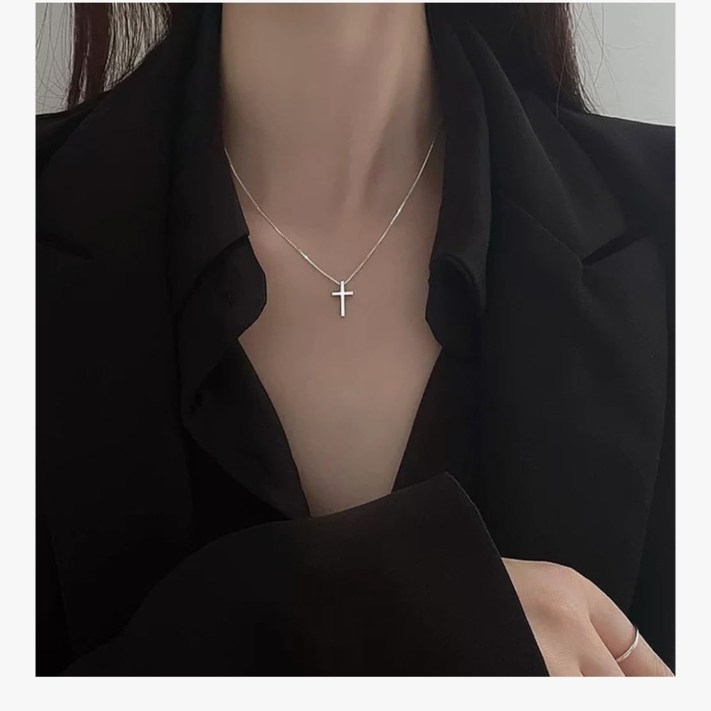 Elegant Silver Cross Necklace - Picture 3 of 6
